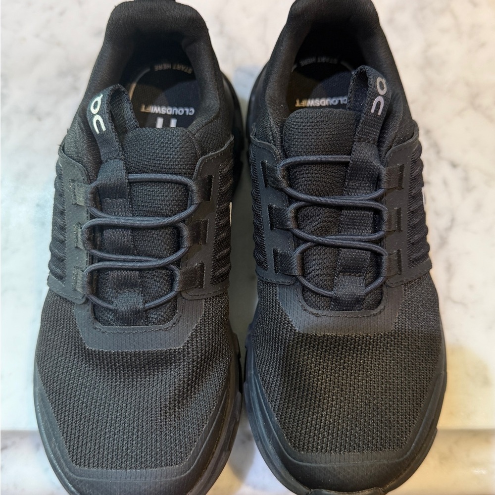On Running Cloudswift Black : kid size 1